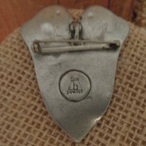 Vintage Ladies Art Deco Brooch / Vintage Sister or Friend Pin / Hudson Pewter Jewelry Pendant & Brooch afbeelding 3