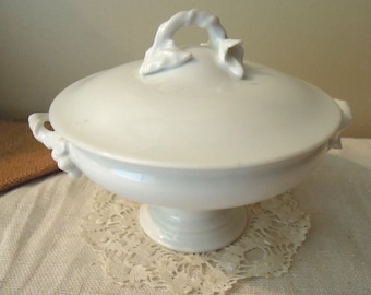 Antique Small Tureen / Vintage Covered Dish Tureen / Vintage Pedestal Dish w Lid