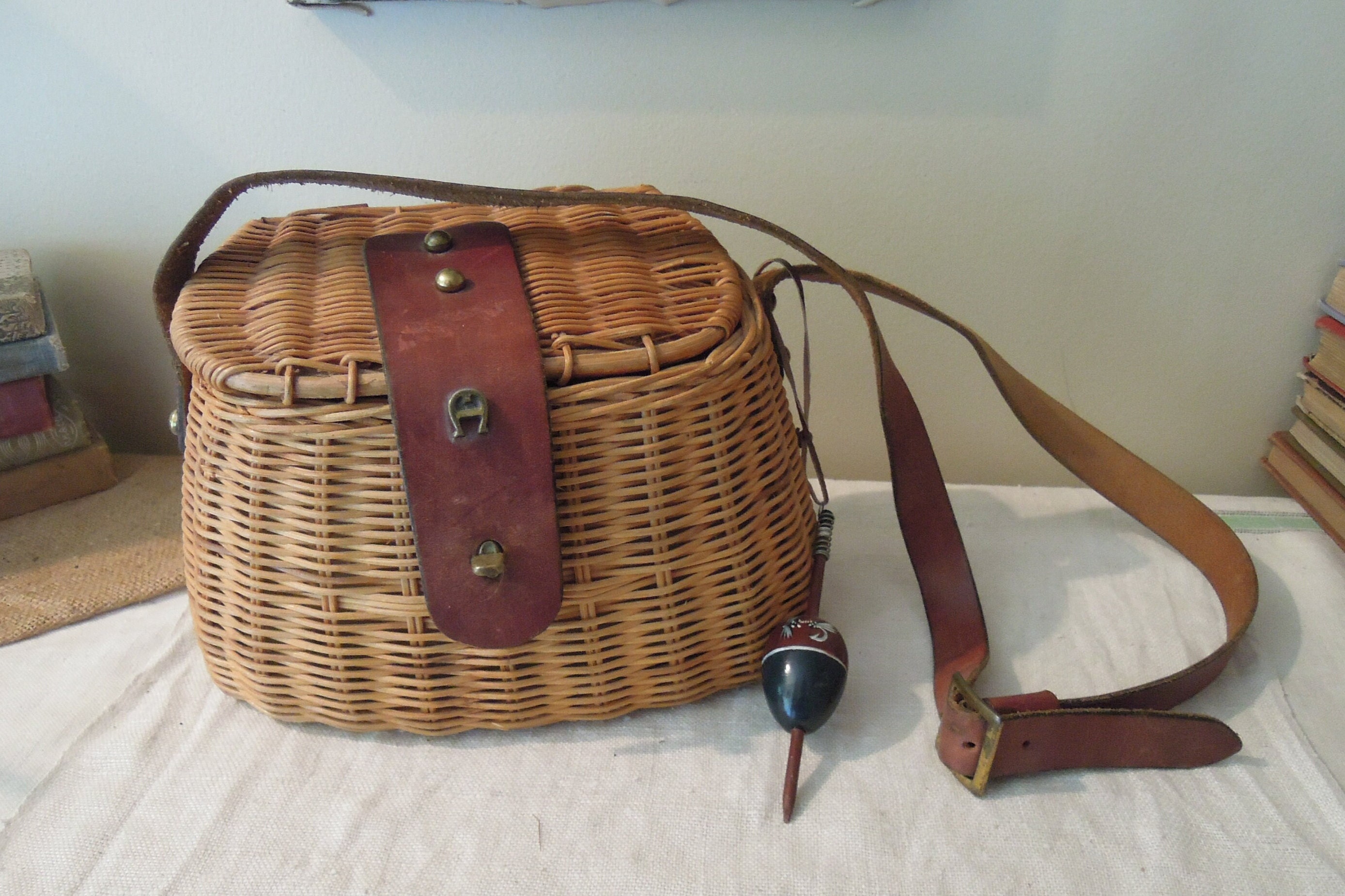 Vintage Wicker Creel Purse / Etienne Aigner Fishing Basket Purse / Wicker  Basket Purse
