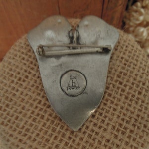 Vintage Ladies Art Deco Brooch / Vintage Sister or Friend Pin / Hudson Pewter Jewelry Pendant & Brooch afbeelding 5