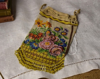 Antyczna torebka ze sznurkiem ściągającym z mikrokoralikami kwiatowymi / Vintage French Art Deco Microbead Evening Bag Torebka