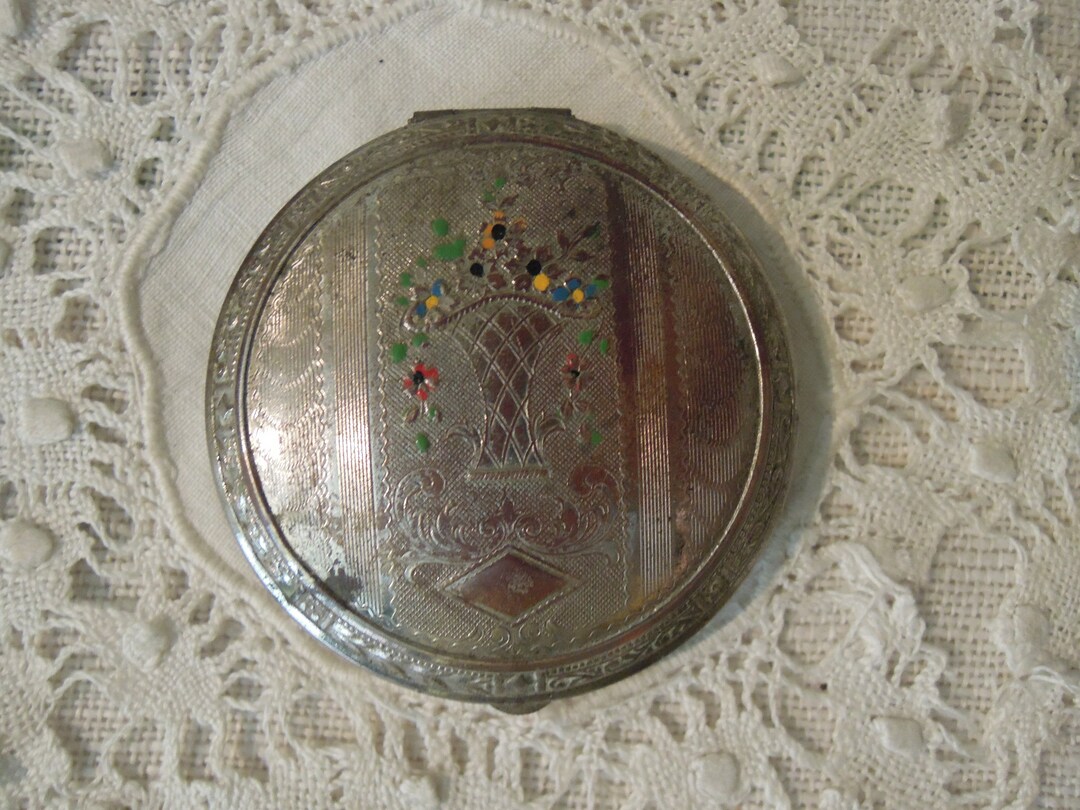 Vintage Powder Compact / Floral Basket Powder Compact / Collectible ...