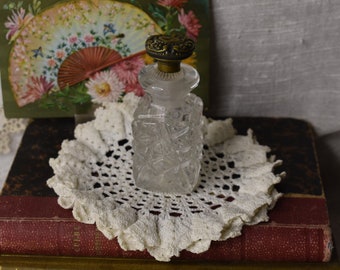 Vintage Perfume Bottle / Antique Shabby Perfume Bottle