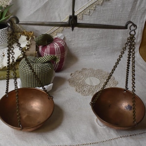 Vintage Copper Hanging Scale / Hanging Plant Pots / Copper Kitchen Décor