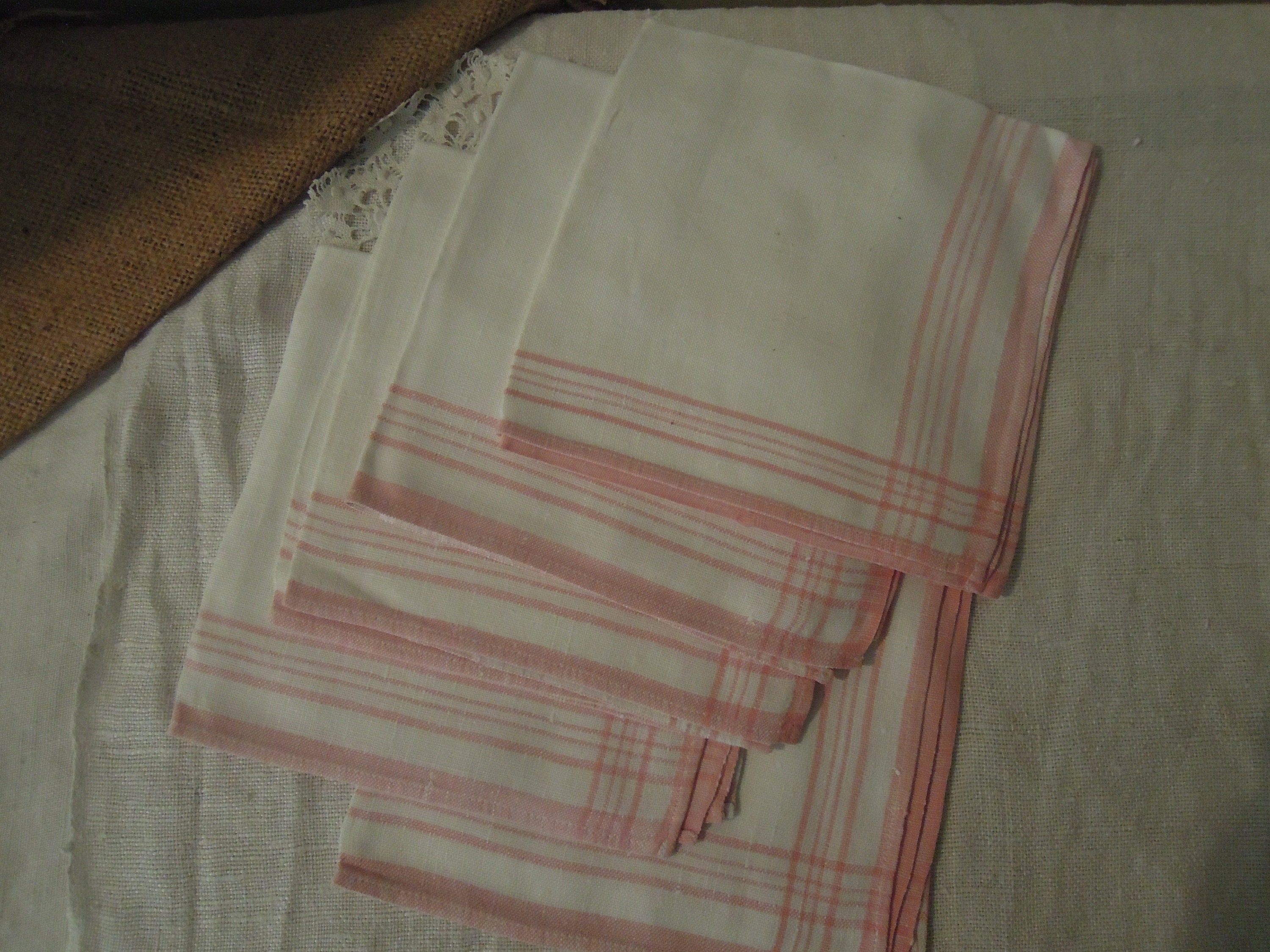Vintage Linen Pink Cloth Napkins / Vintage French Cloth Napkins / Vintage Linens