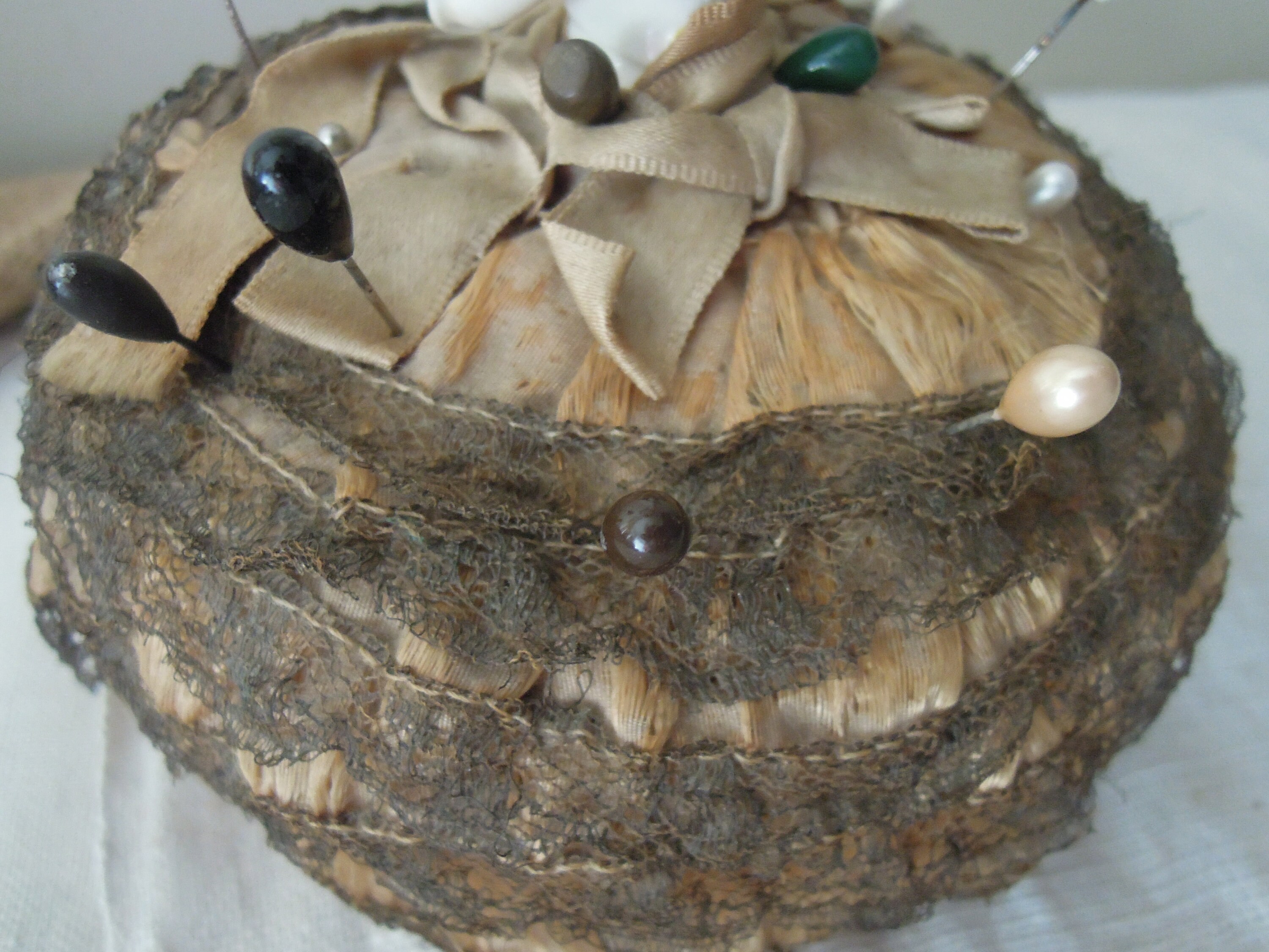 ヴィンテージ磁器製レディピンクッション / ハーフドールドイツ製