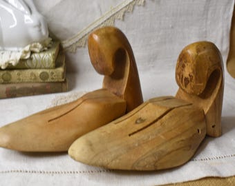 Vintage Pair Of Shoe Trees / Size 10 Wooden Shoe Trees / Store Prop / Vintage Display