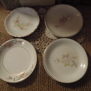 Vintage 4 Pink Floral Butter Pats / Pink Floral Pattern / Trinket Dish / Four Butter Pats