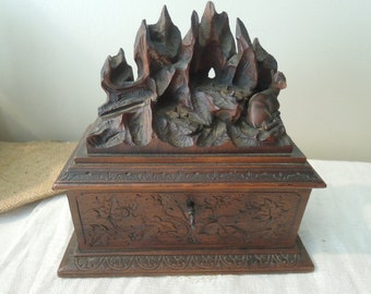 Antique Black Forest Hinged Locking Wood Storage Box / Vintage Carved Wood Mountain Box / Wood Carved Storage Box Velvet Lining