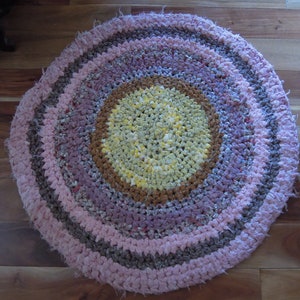 Antique Woven Rag Rug / Primitive Rag Hook Rug / Vintage Round Rag Rug