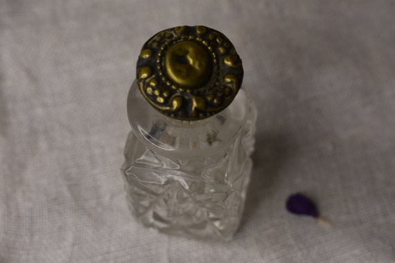 Vintage Perfume Bottle / Antique Shabby Perfume B… - image 3