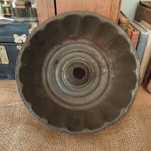 Antique Tin Mold / Primitive Pudding Cake Mold / Vintage Metal Pudding Mold