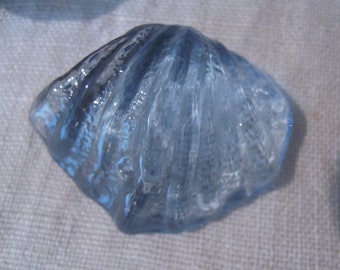 Vintage Blue Glass Sea Shell / Sea Shell Glass Paper Weight / Blue Art Glass Sea Shell Caboch