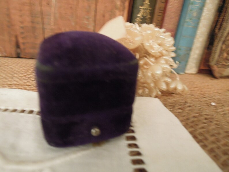 Vintage Victorian Purple Velvet Ring Box / Wedding Engagement / Vintage Presentation Box image 1