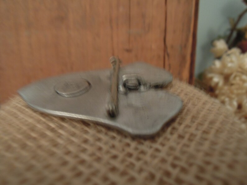 Vintage Ladies Art Deco Brooch / Vintage Sister or Friend Pin / Hudson Pewter Jewelry Pendant & Brooch afbeelding 4