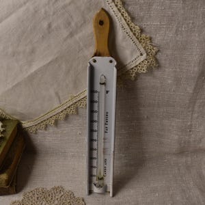 Vintage Enamel Cooking Thermometer / Antique American Thermometer Co