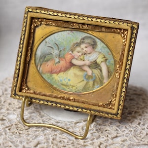 Antique Victorian Daguerreotype with Picture / Leather Photo Case with Art