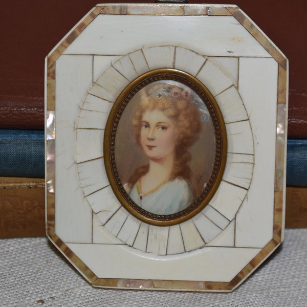 Antique Signed Miniature Portrait of a Lady / Miniature Painting Cameo in MOP Celluloid and Convex Glass Brass Frame