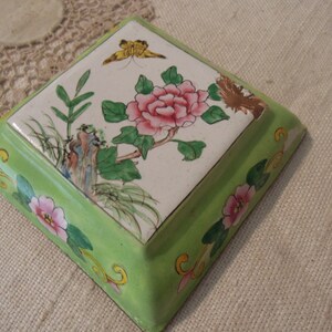 Antieke Chinese Canton Rose Emaille Geschilderd / Vintage Emaille Koperen Snuisterij Schotel afbeelding 1