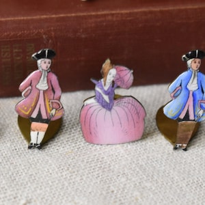 Antike französische Emaille Kupfer 5 Tischkartenhalter / Vintage Gentleman Ladies Südliche Schönheit Tischkarte Name Menü