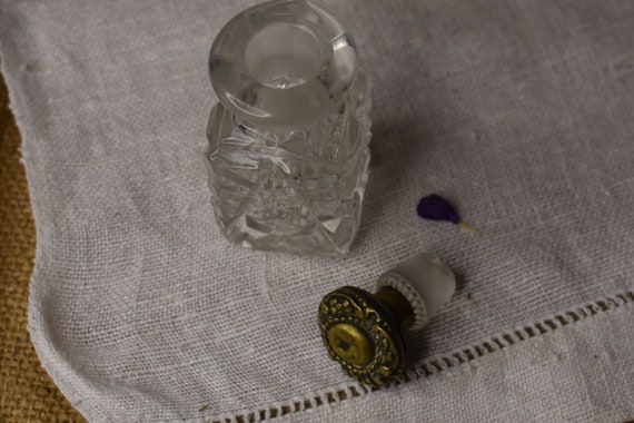 Vintage Perfume Bottle / Antique Shabby Perfume B… - image 4