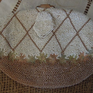 Embrague con cuentas blancas de Bélgica vintage / Bolso de noche con micro cuentas / Hecho en Bélgica