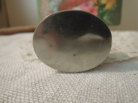 Vintage Carved Mother of Pearl Box    / Small Orn… - image 4