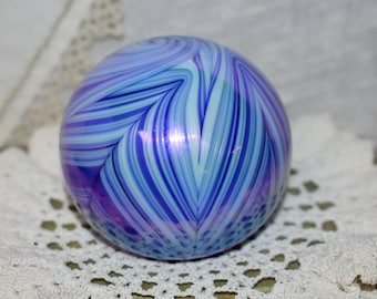 Vintage Gibson Blue Iridescent Swirl Paper Weight / Blue Art Glass Pulled Feather Paper Weight