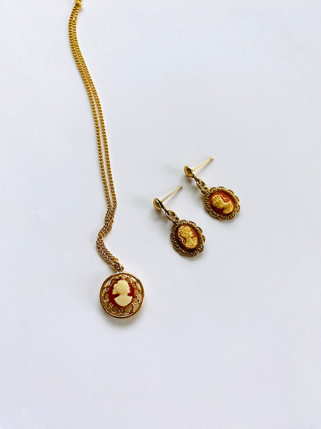 supreme gold pendant 2019SS（QUINN red crystal highest gold coin） 