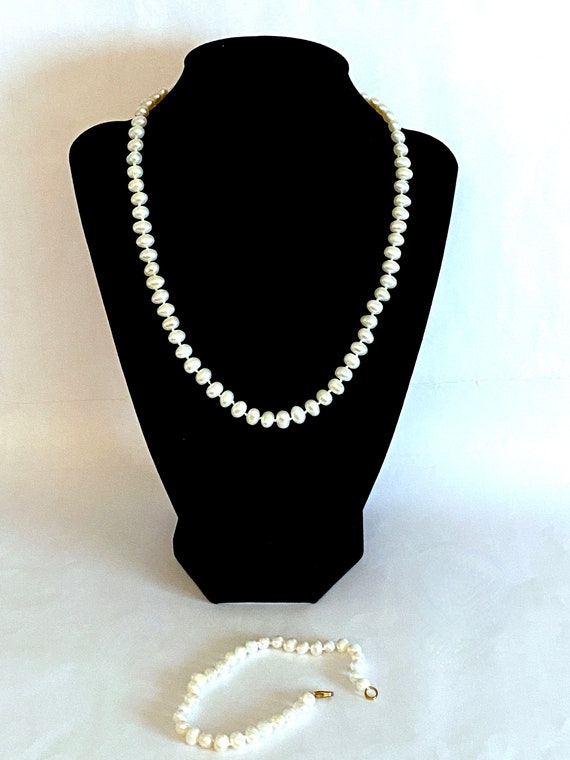 Classic and Lovely White Freshwater Pearls, 18" N… - image 6