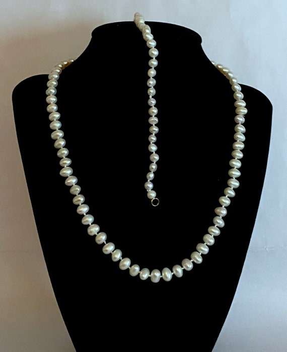 Classic and Lovely White Freshwater Pearls, 18" N… - image 2