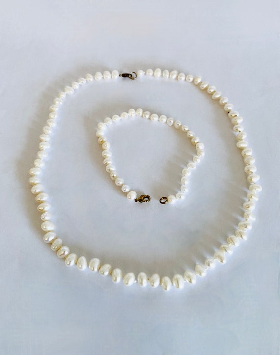 Classic and Lovely White Freshwater Pearls, 18" N… - image 5