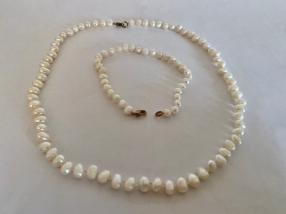 Classic and Lovely White Freshwater Pearls, 18" N… - image 3