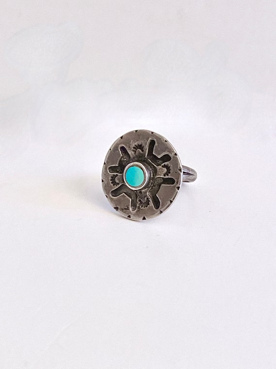 Vintage Native American Ring with Center Bezel Se… - image 6