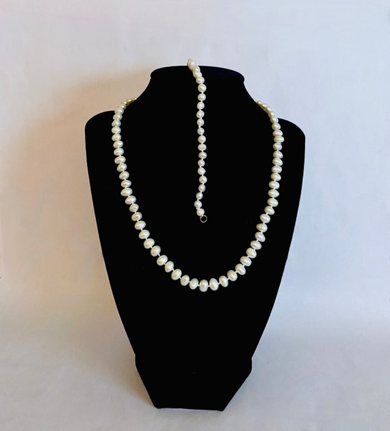 Classic and Lovely White Freshwater Pearls, 18" N… - image 4