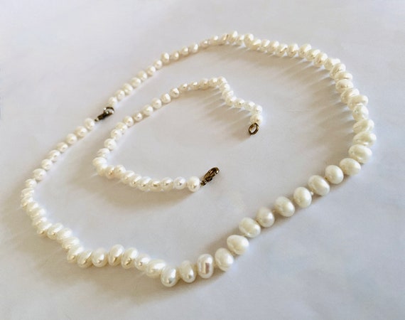 Classic and Lovely White Freshwater Pearls, 18" N… - image 7