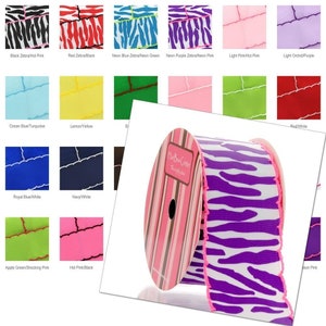 Puede incluir: Un rollo de cinta de cebra de color morado y blanco con bordes festoneados de color rosa. La cinta est&aacute; en un carrete de rayas rosa y blanco con el texto "Hair Bow Center" y "The Bow Mix".