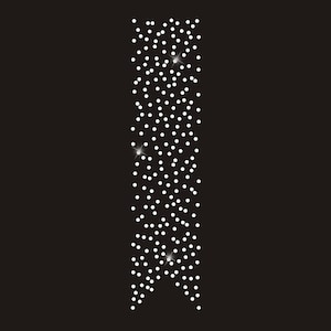 Può includere: Un design verticale composto da piccoli punti bianchi su uno sfondo nero. I punti sono disposti in uno schema che ricorda un nastro o uno stendardo.