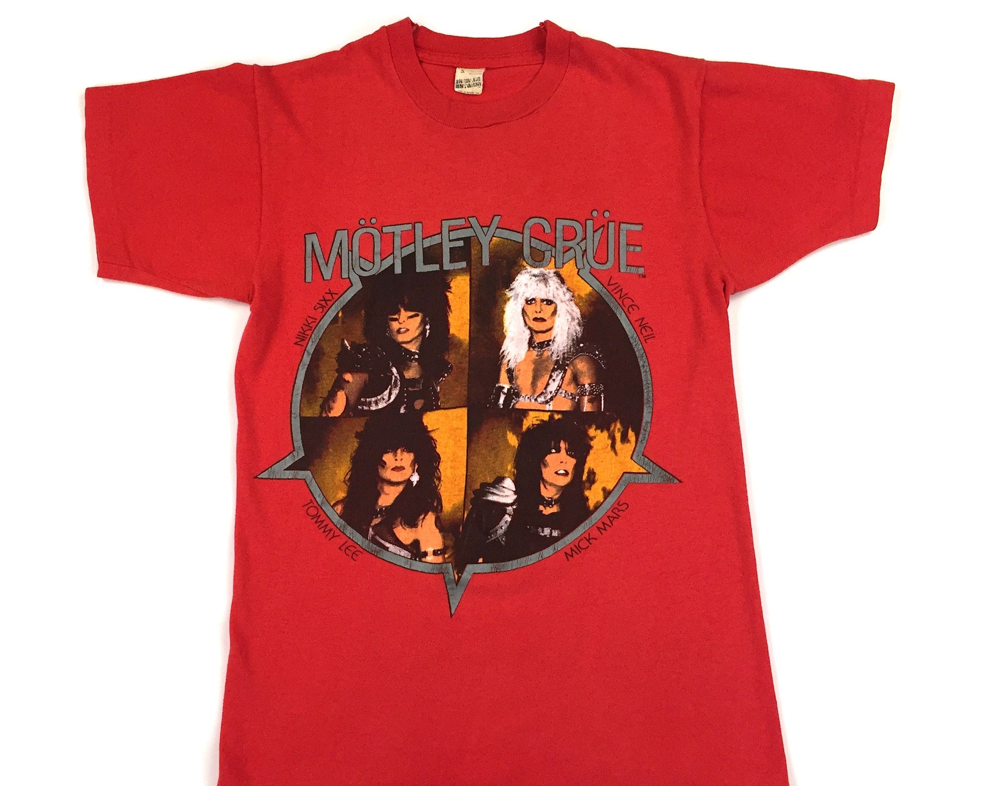 Vintage 80s MOTLEY CRUE Shout At The Devil 1983 tour concert t shirt