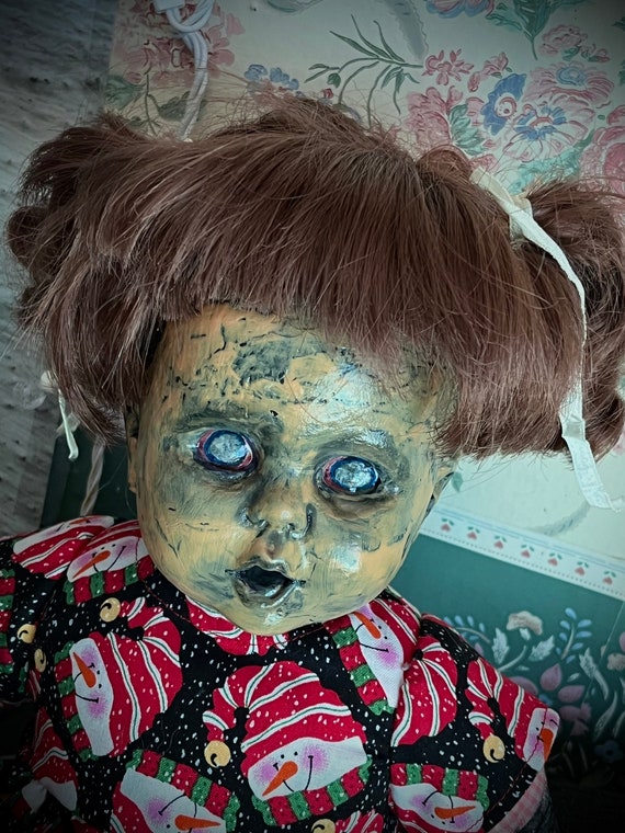 Muñecas que dan miedo sale