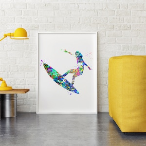 Puede incluir: Pintura de acuarela de una persona surfeando en una ola. La pintura est&aacute; en tonos de azul, verde, amarillo y morado.