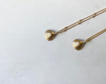 CLAM | Shell Necklace in Gold Vermeil