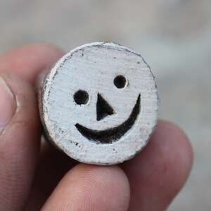 Tampon d'impression Smiley Tampon en bois indien Tampon indien d'impression Tampon en tissu émotion Tampon textile pour enfants pour impression tampon de savon pour le visage