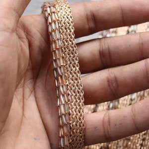 Roségouden Indiase bies en rand Zari pijpwerk bies uit India Kralenrand op maat gesneden Polyester etnische trouwjurk Kanten rand