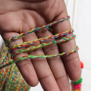 Regenboog Indiase randversiering Dori-lintversiering op maat gesneden Gevlochten rand uit India Polyester etnische tassen Verfraaid kant Cadeauverpakking Versiering Kant