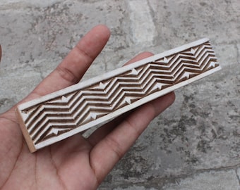 Timbro con stampa a blocchi con bordo a zig-zag, legno intagliato a mano