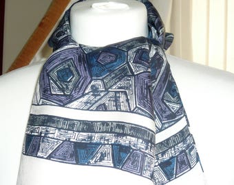 1960's Vintage Blue and White Patterned Scalf