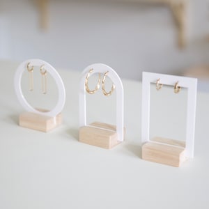 Ensemble de porte-bijoux professionnels en bois et acrylique blanc