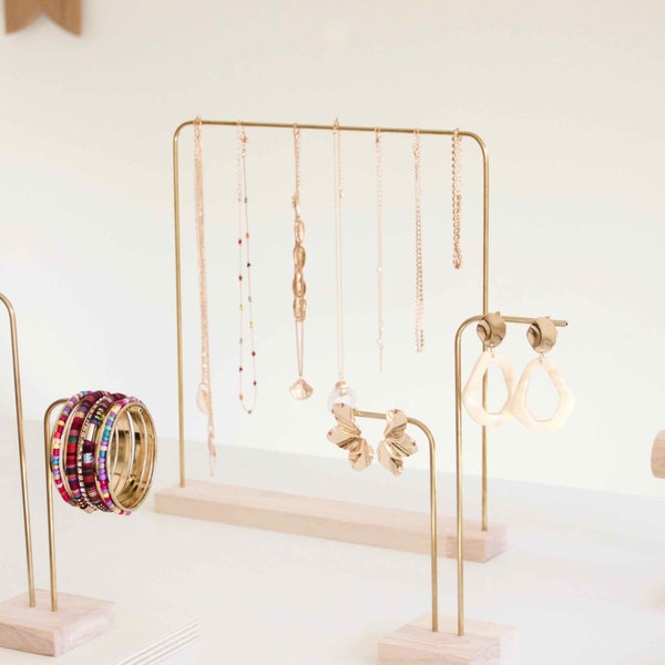 Porte colliers en bois et laiton LYKKE, porte bijoux et organisateur de bijoux pour boutique et profesionnel