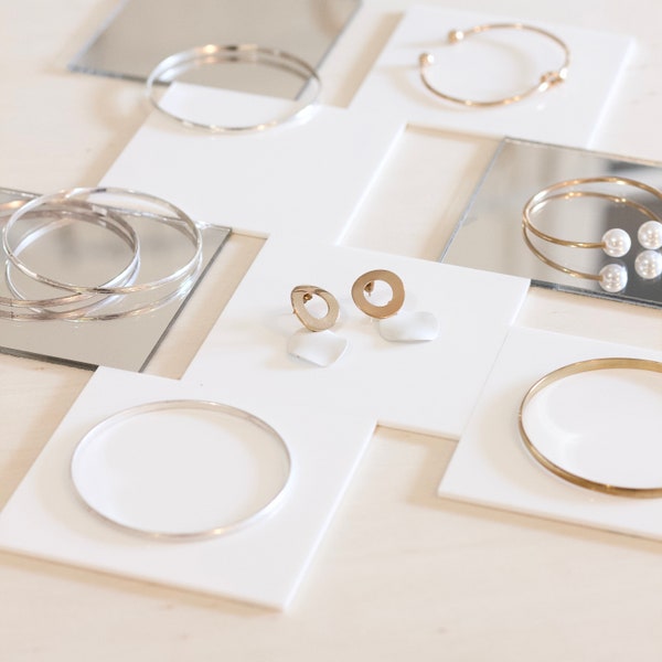 Supports de bijoux carrés en acrylique SQUARES, carré à poser pour merchandising produit, support de bijoux
